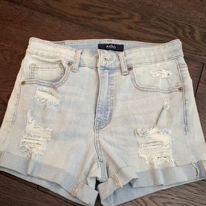 Shorts from aero